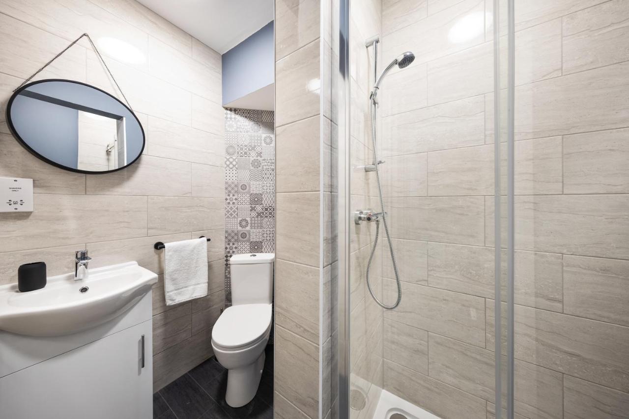 7 Bedroom House Ensuite Rooms, Fully Equipped Kitchen, Free Wifi, Tvs In All Rooms City Centre Close To A46 Inspire Homes Coventry Extérieur photo