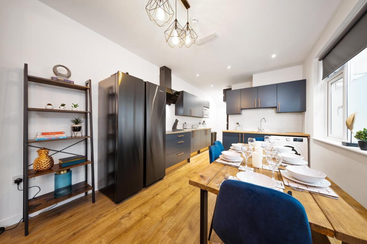 7 Bedroom House Ensuite Rooms, Fully Equipped Kitchen, Free Wifi, Tvs In All Rooms City Centre Close To A46 Inspire Homes Coventry Extérieur photo